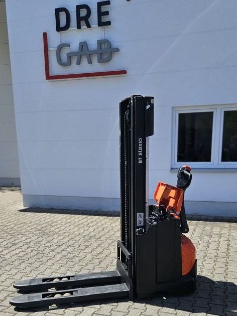 Toyota SWE 120 Hochhubwagen loeffler-gabelstapler.de