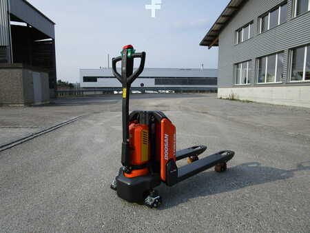 Doosan-LPM15N-7-Niederhubwagen-www.staplerservice-ebert.de