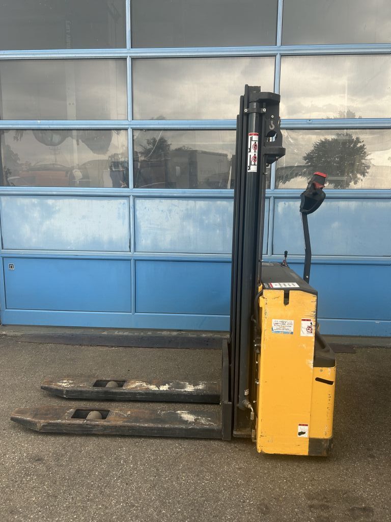 Atlet-CS 100-Deichselstapler-www.staplerservice-ebert.de