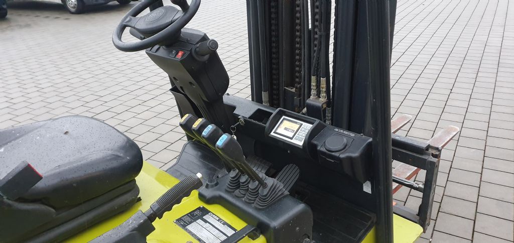 Clark-GEX25-Elektro 4 Rad-Stapler-www.eckl-stapler.de