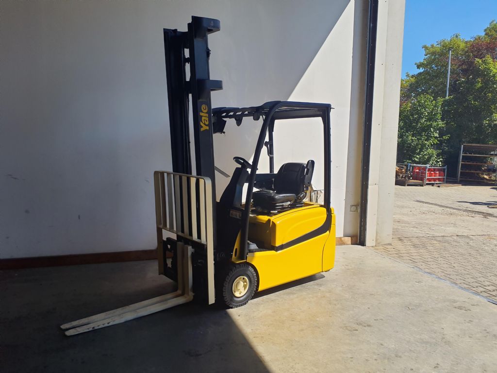 Yale ERP 16VT Elektro 3 Rad-Stapler www.eder-stapler.de