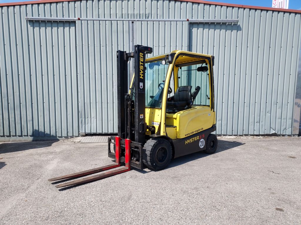 Hyster J 2.5XN Elektro 4 Rad-Stapler www.eder-stapler.de