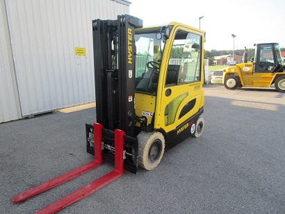 Hyster J 3.0XN Elektro 4 Rad-Stapler www.eder-stapler.de
