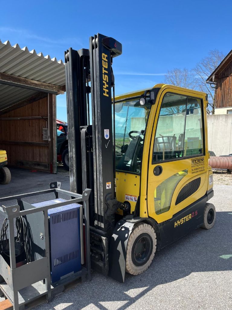 Hyster J 2.5XN Elektro 4 Rad-Stapler www.eder-stapler.de