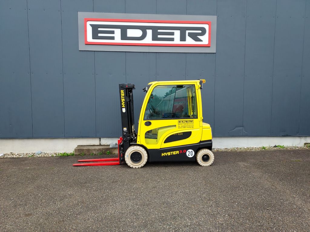 Hyster J 3.0XN Elektro 4 Rad-Stapler www.eder-stapler.de