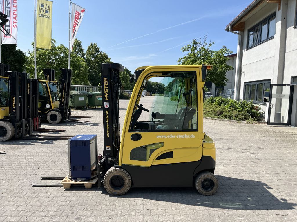 Hyster J 2.0XNMWB Elektro 4 Rad-Stapler www.eder-stapler.de