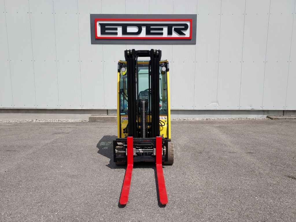 Hyster J 2.0XNT-LWB Elektro 3 Rad-Stapler www.eder-stapler.de Hyster J 2.0XNT-LWB Elektro 3 Rad-Stapler www.eder-stapler.de