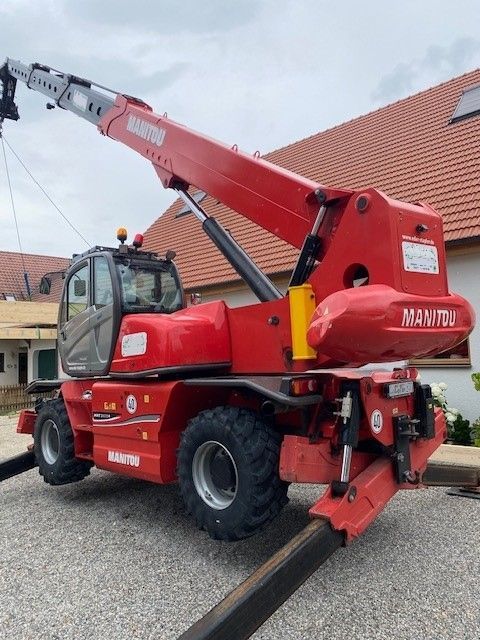 Manitou MRT 2470+ Privilege ST4S1 Teleskopstapler drehbar www.eder-stapler.de