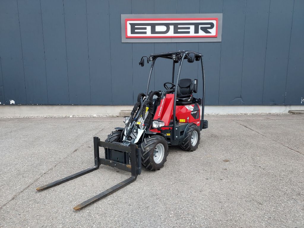 Norcar A6226 Minilader Hoflader www.eder-stapler.de