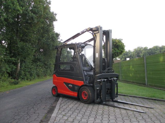 Linde-E25L-01-Elektro 4 Rad-Stapler-www.efken-stapler.de