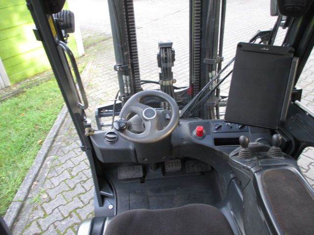 Linde-E25L-01-Elektro 4 Rad-Stapler-www.efken-stapler.de