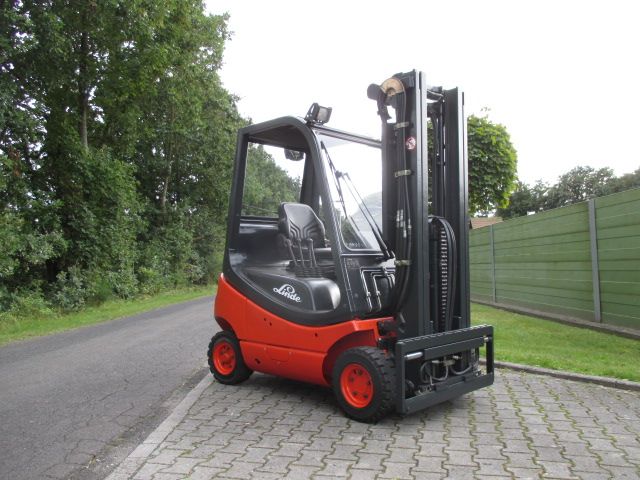 Linde-H16T-03-Treibgasstapler-www.efken-stapler.de