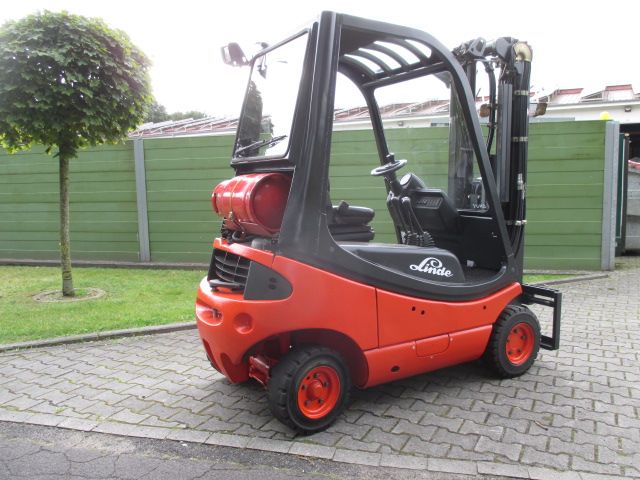 Linde-H16T-03-Treibgasstapler-www.efken-stapler.de