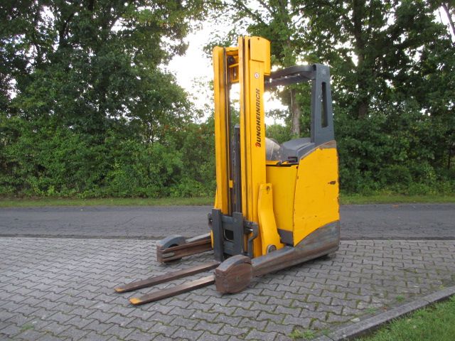 Jungheinrich-ETV 114-Schubmaststapler-www.efken-stapler.de