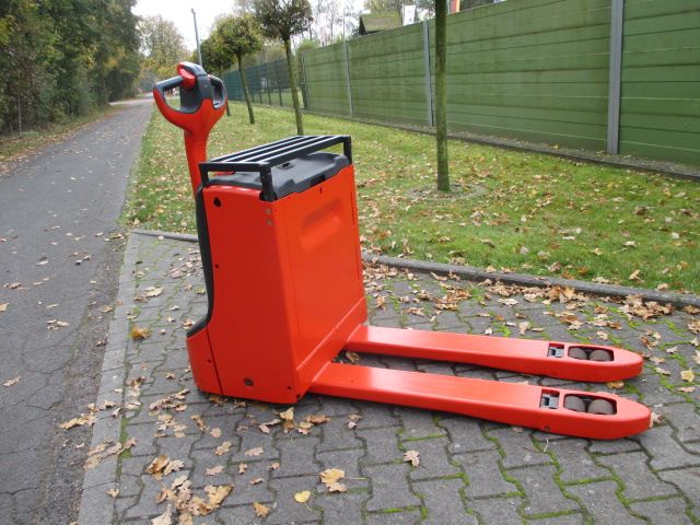 Linde-T16-Niederhubwagen-www.efken-stapler.de