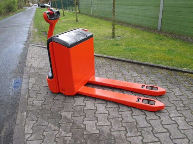 Linde-T18-Niederhubwagen-www.efken-stapler.de