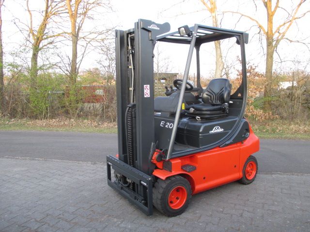 Linde-E20P-02-Elektro 4 Rad-Stapler-www.efken-stapler.de