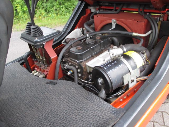 Linde-H30D-02-Dieselstapler-www.efken-stapler.de