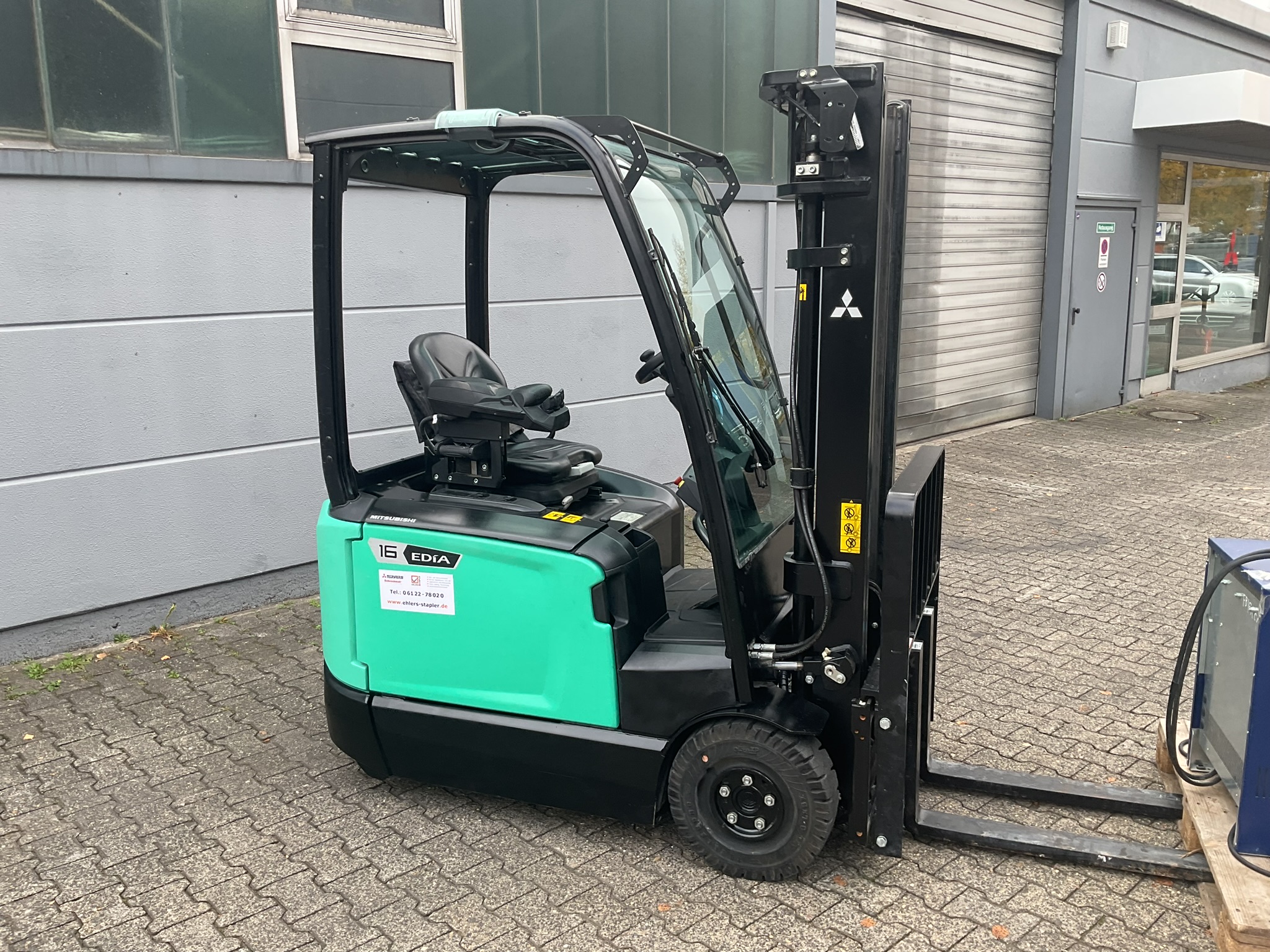 Mitsubishi FB16ACNT Elektro 3 Rad-Stapler ehlers-stapler.de