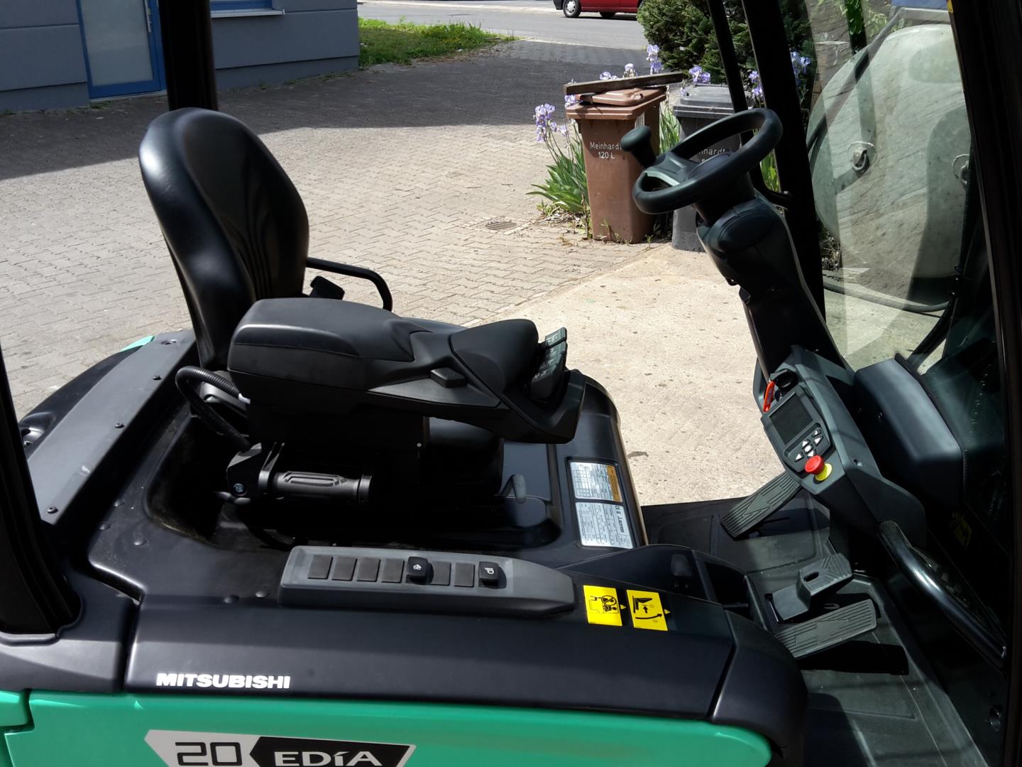 Mitsubishi FB20ANT Elektro 3 Rad-Stapler ehlers-stapler.de