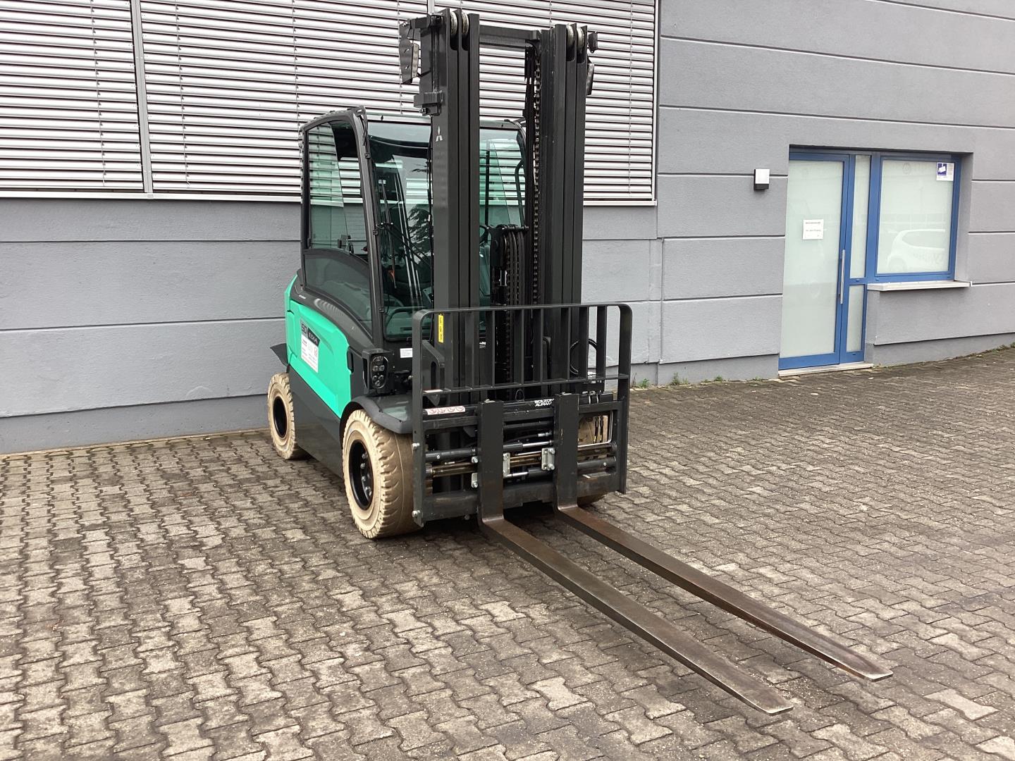 Mitsubishi FB50CN Elektro 4 Rad-Stapler ehlers-stapler.de