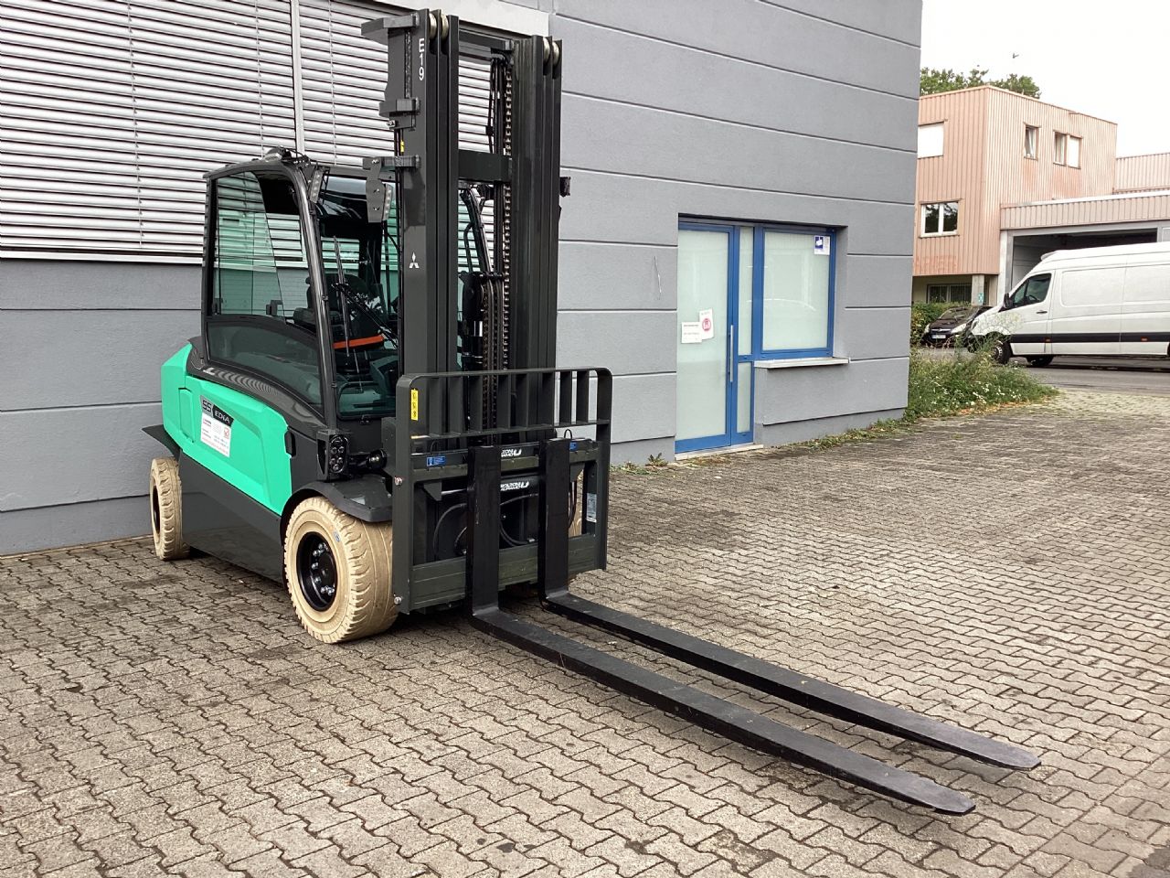 Mitsubishi FB55NH Elektro 4 Rad-Stapler ehlers-stapler.de