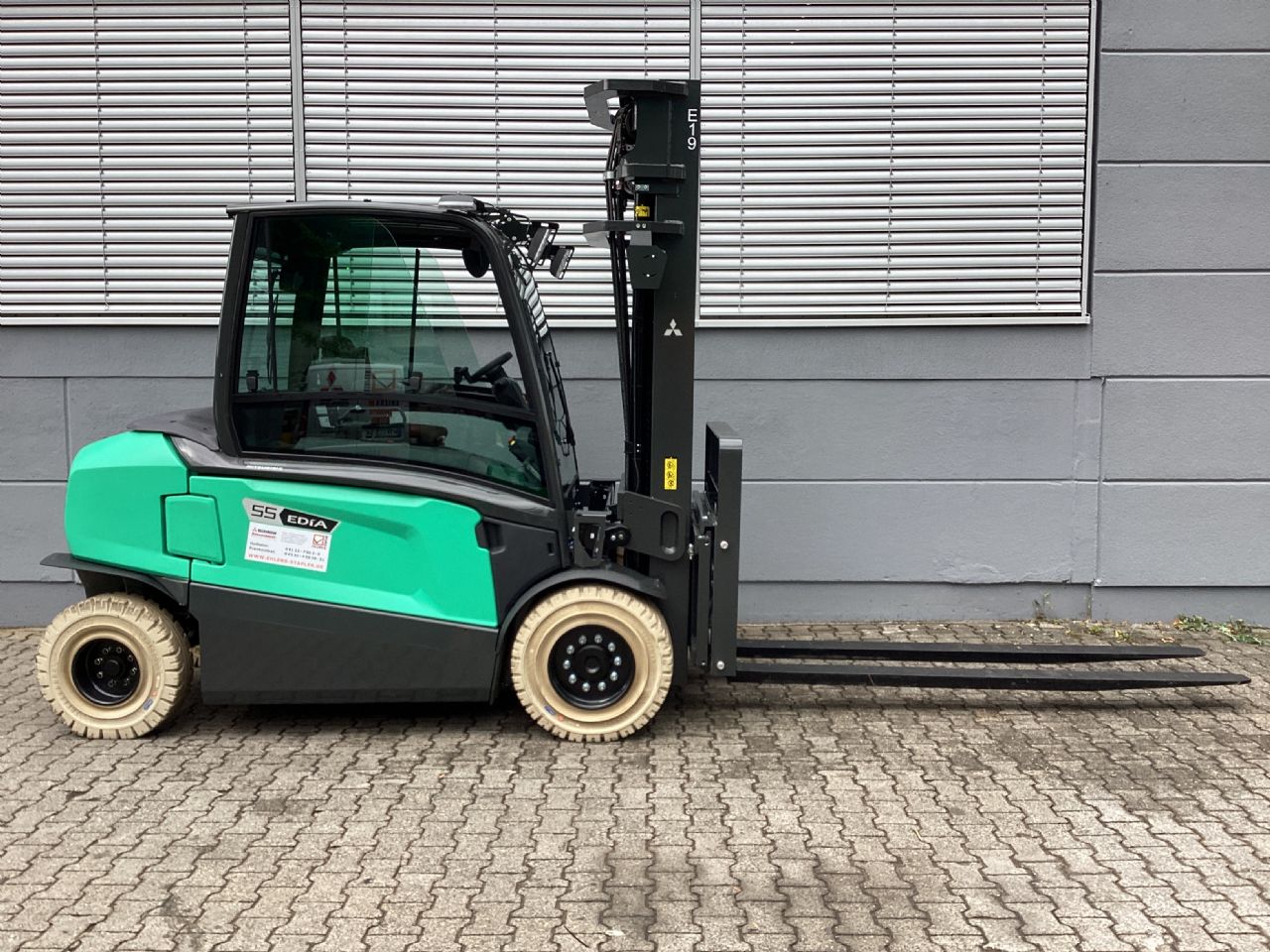 Mitsubishi FB55NH Elektro 4 Rad-Stapler ehlers-stapler.de