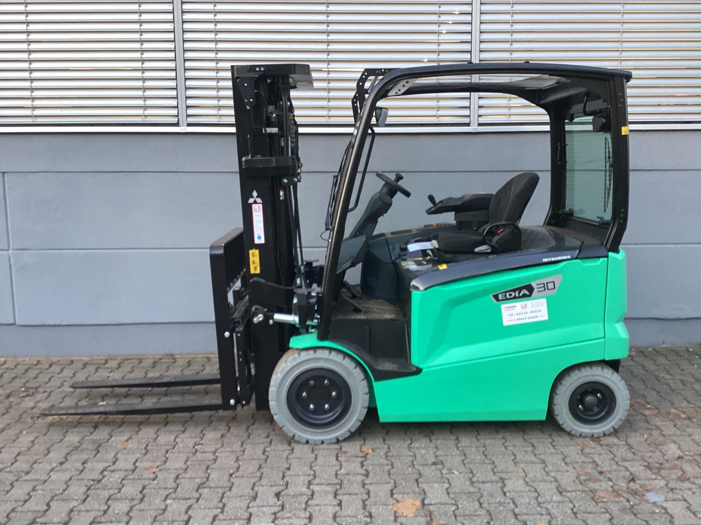 Mitsubishi FB30ACN Elektro 4 Rad-Stapler ehlers-stapler.de