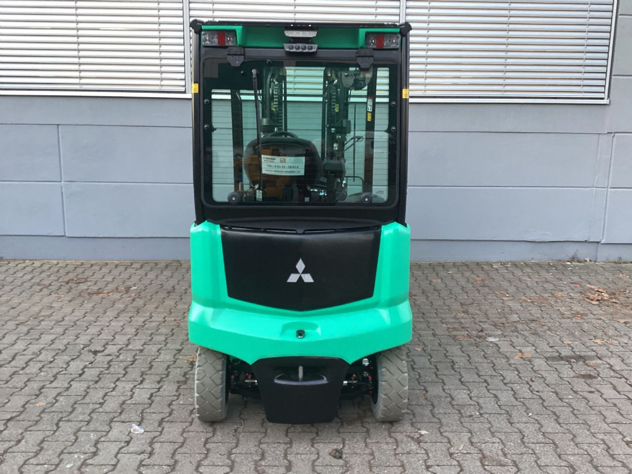 Mitsubishi FB30ACN Elektro 4 Rad-Stapler ehlers-stapler.de