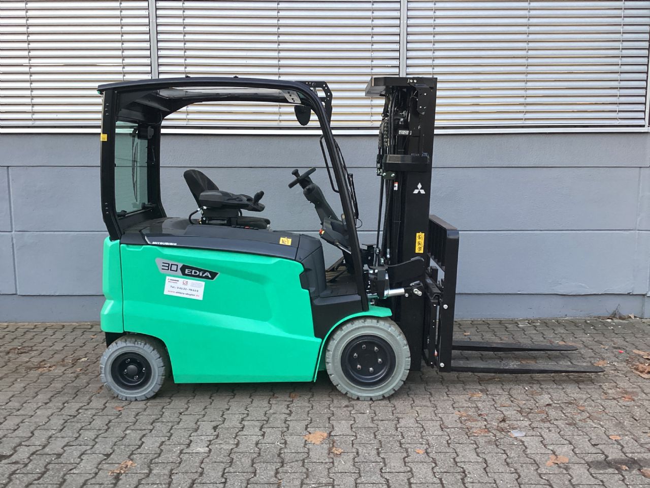 Mitsubishi FB30ACN Elektro 4 Rad-Stapler ehlers-stapler.de