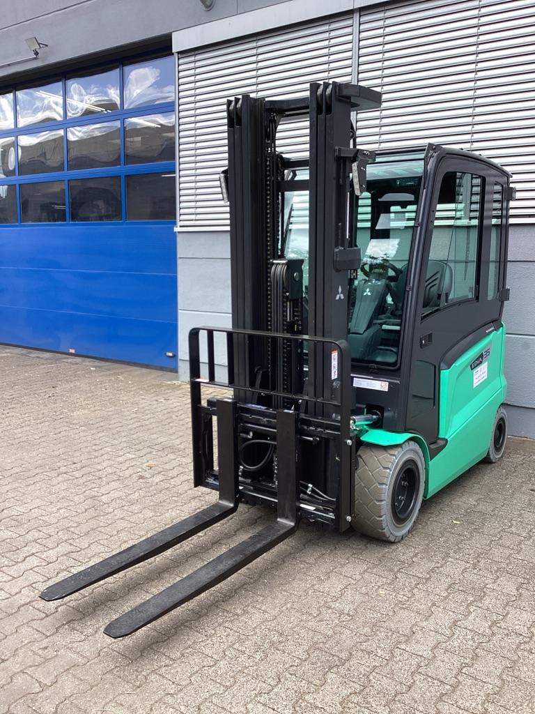 Mitsubishi FB35AN Elektro 4 Rad-Stapler ehlers-stapler.de