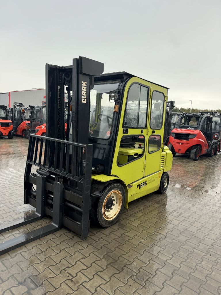 Clark DEX 50 Electric 4-wheel forklift www.emslift.de