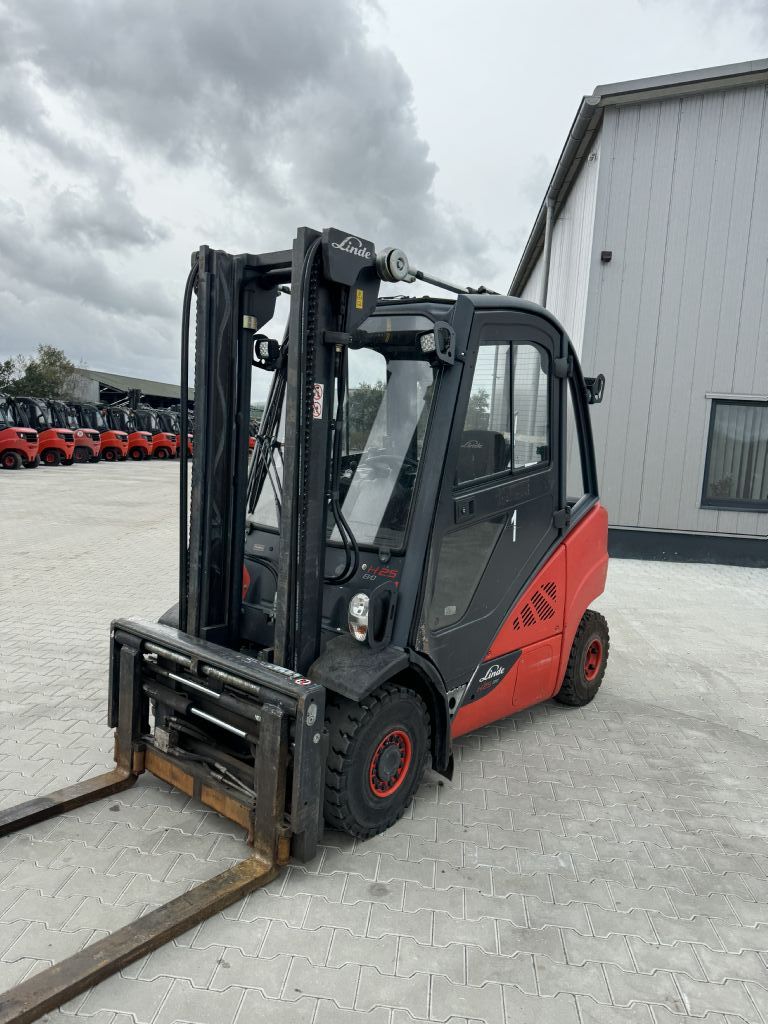 Linde H25D-02 Dieselstapler www.emslift.de