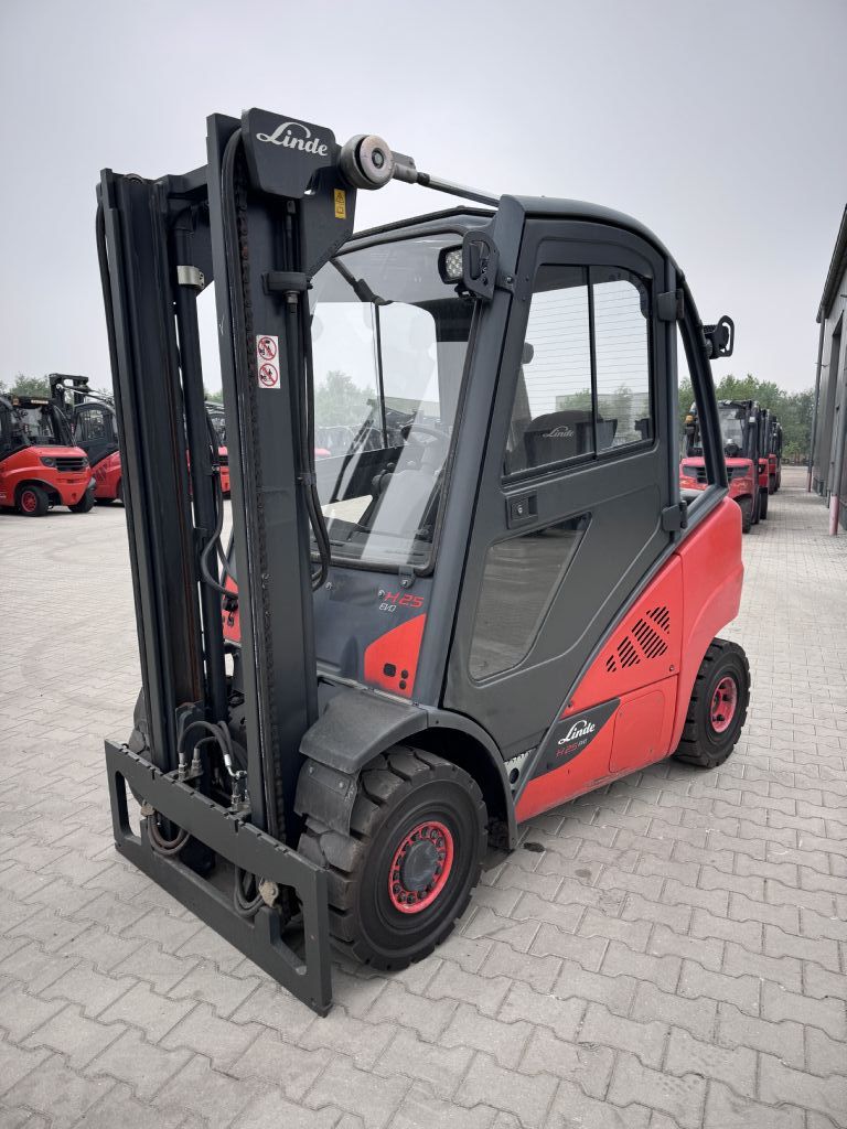 Linde H25D-02 Dieselstapler www.emslift.de