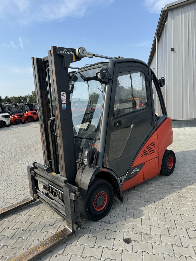 Linde H25D-02 Dieselstapler www.emslift.de