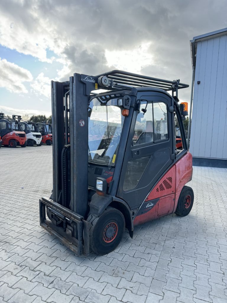 Linde H25D-02 Dieselstapler www.emslift.de