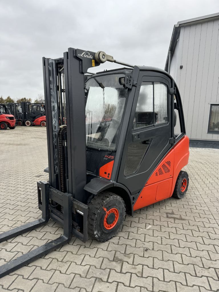 Linde H25D-02 Dieselstapler www.emslift.de