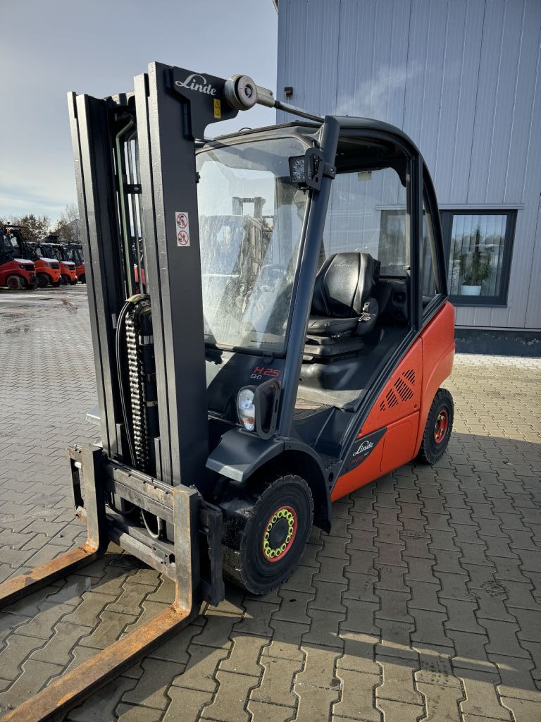 Linde H25D-02 Dieselstapler www.emslift.de