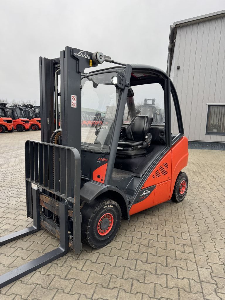 Linde H25D-02 Dieselstapler www.emslift.de
