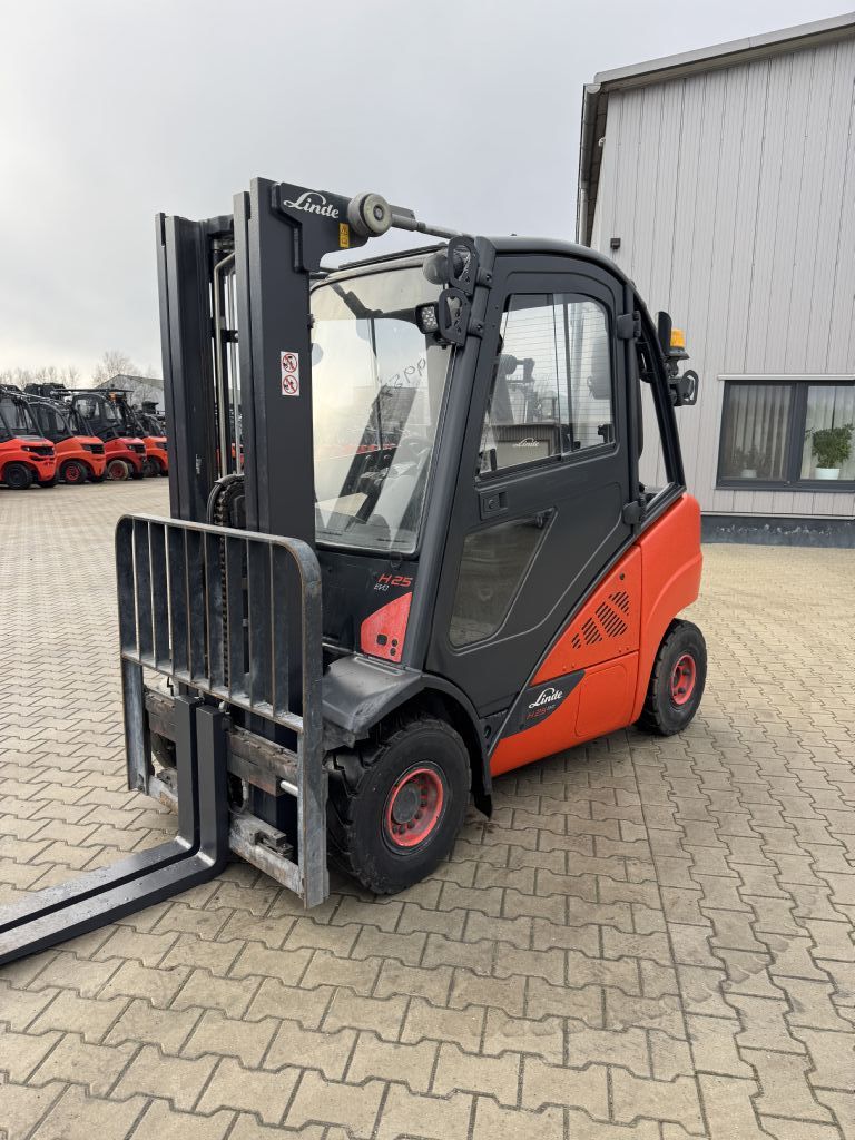 Linde H25D-02 Dieselstapler www.emslift.de