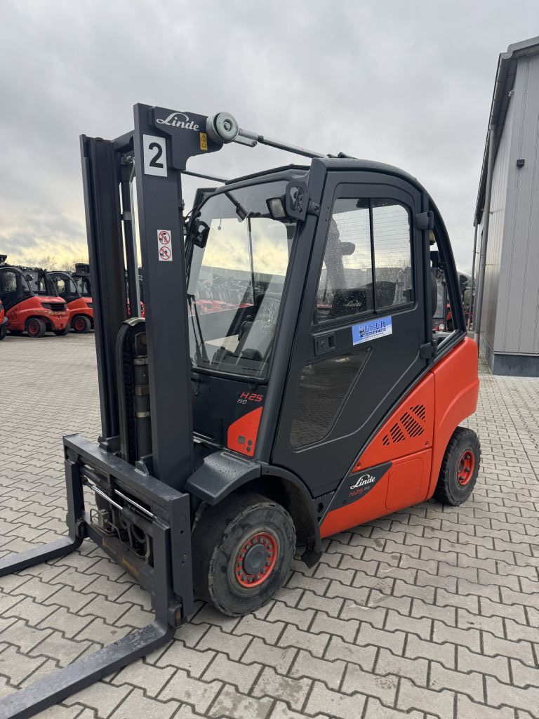 Linde H25D-02 Dieselstapler www.emslift.de
