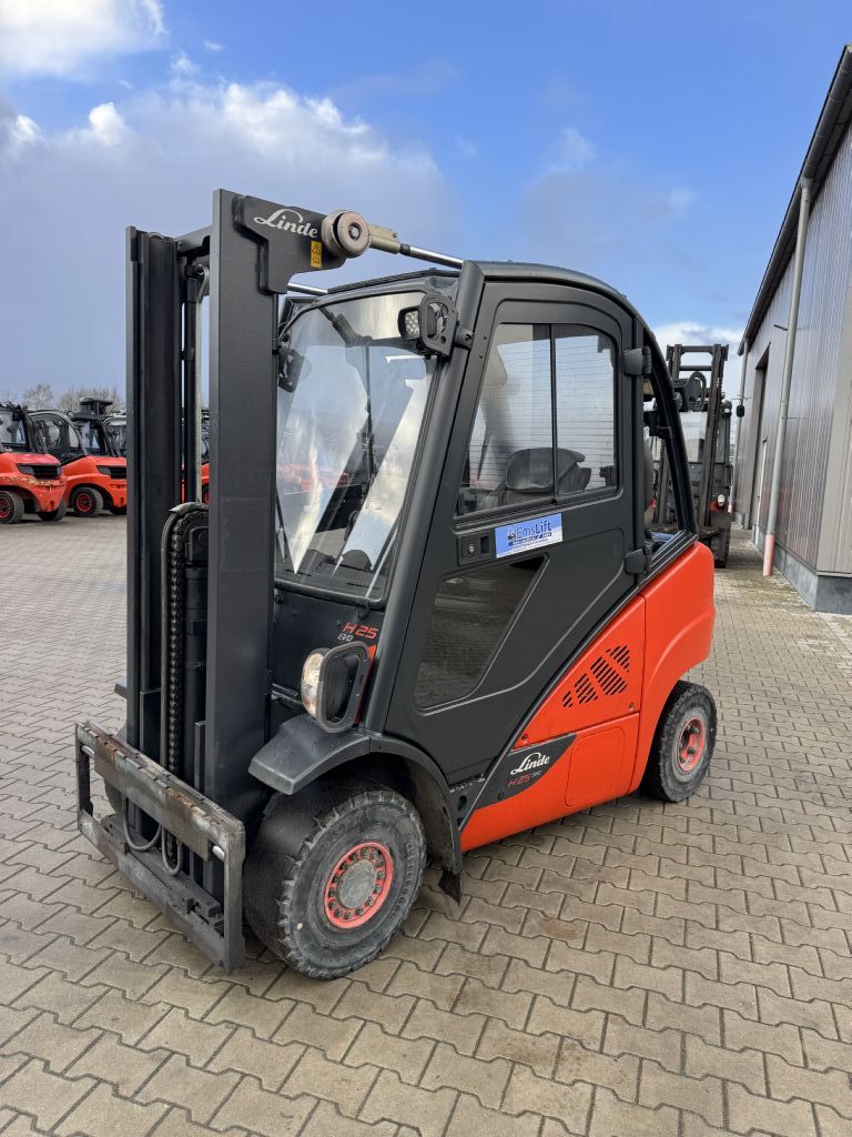 Linde H25D-02 Dieselstapler www.emslift.de