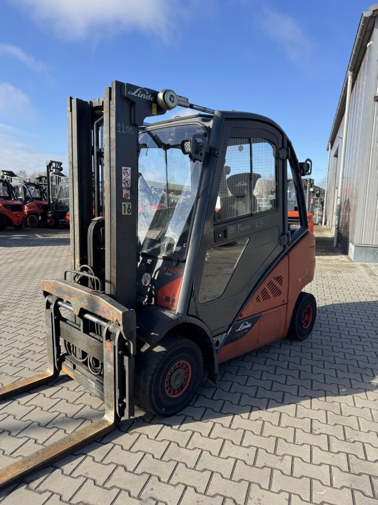 Linde H25D-02 Dieselstapler www.emslift.de