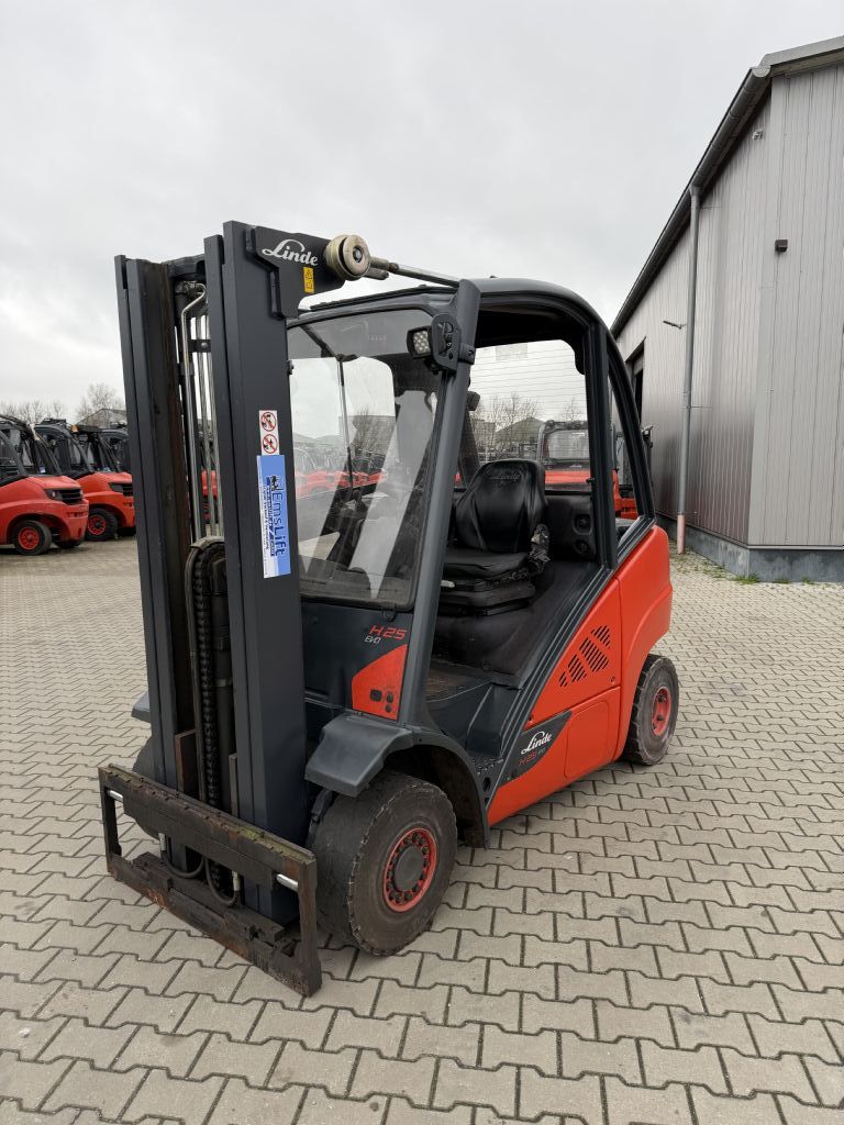 Linde H25D-02 Diesel Forklift www.emslift.de