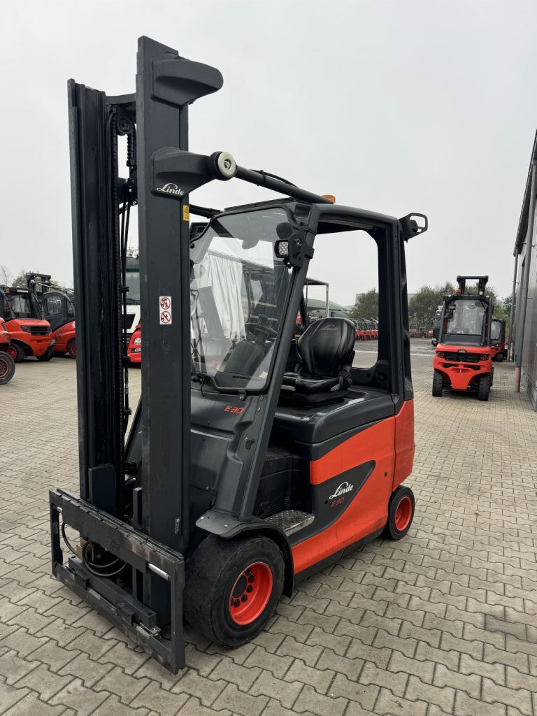 Linde E30H-01/600 Elektro 4 Rad-Stapler www.emslift.de