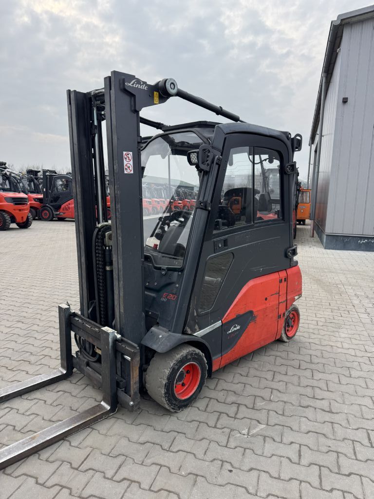 Linde E20PL-02 Elektro 4 Rad-Stapler www.emslift.de