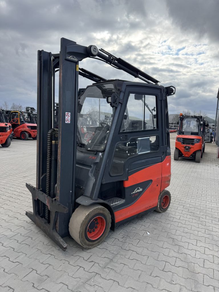 Linde E30H-01/600 Elektro 4 Rad-Stapler www.emslift.de