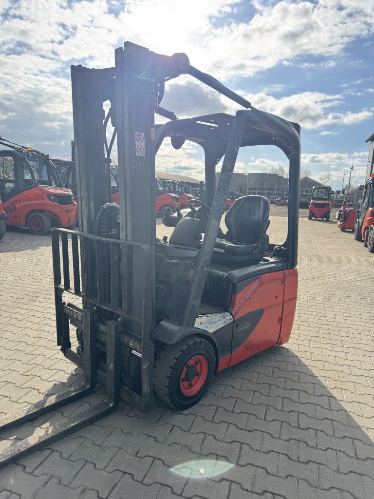 Linde E16C-02 Elektro 3 Rad-Stapler www.emslift.de