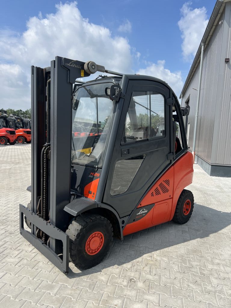 Linde H25T-02 LPG Forklifts www.emslift.de