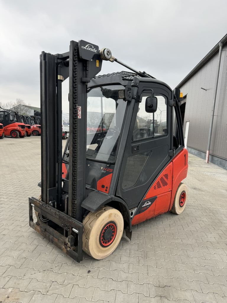 Linde H25T-02 LPG Forklifts www.emslift.de